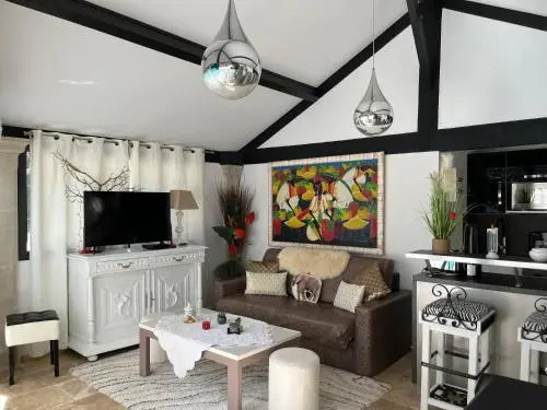 Maison cottage en Provence, Spa & piscine, pour 4 personnes- Gîtes Les Estelles