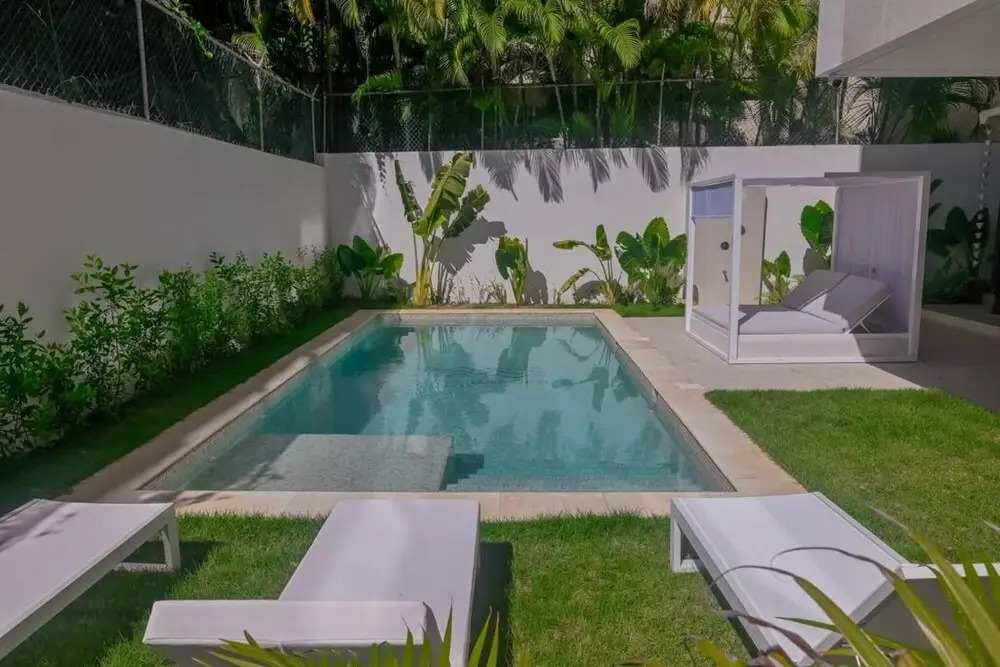 Incredibly Beautiful Condo Just Steps to the Beach