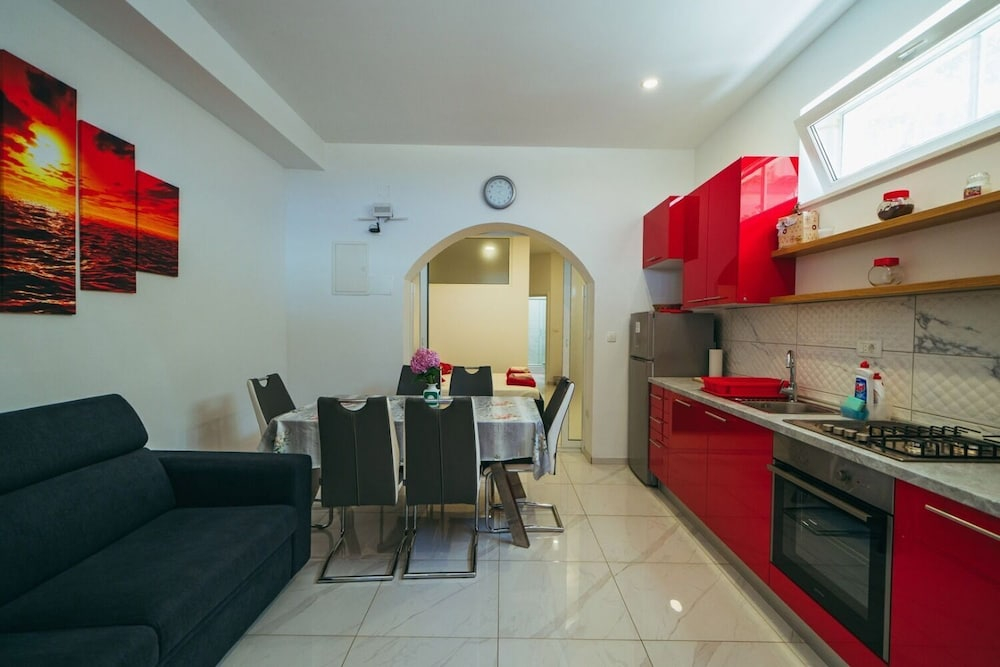 Apartments Lovre