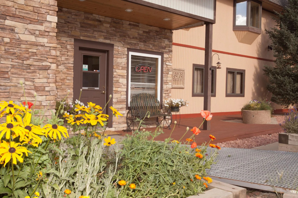 Valley Hi Hotel