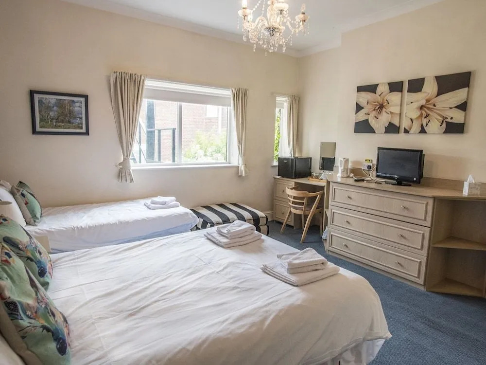 Baytrees Hotel