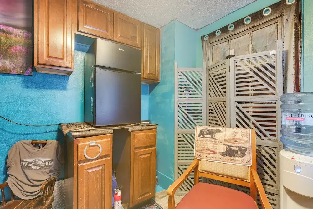 7 Mi to Cuyahoga Valley NP: Walkable Apt!