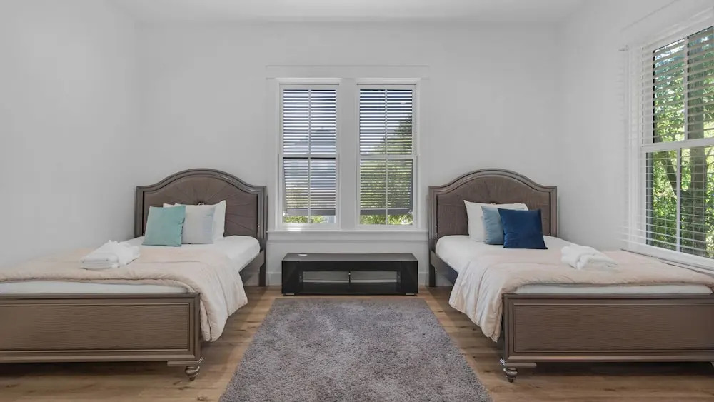 3br/2.5ba, Sleeps 8, Private Beach Access!