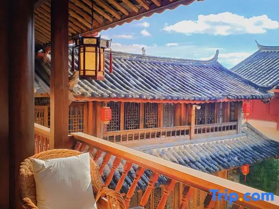 Floral Hotel ·Qu'an Hefeng Light Luxury Holiday hotel (Sifang Street)
