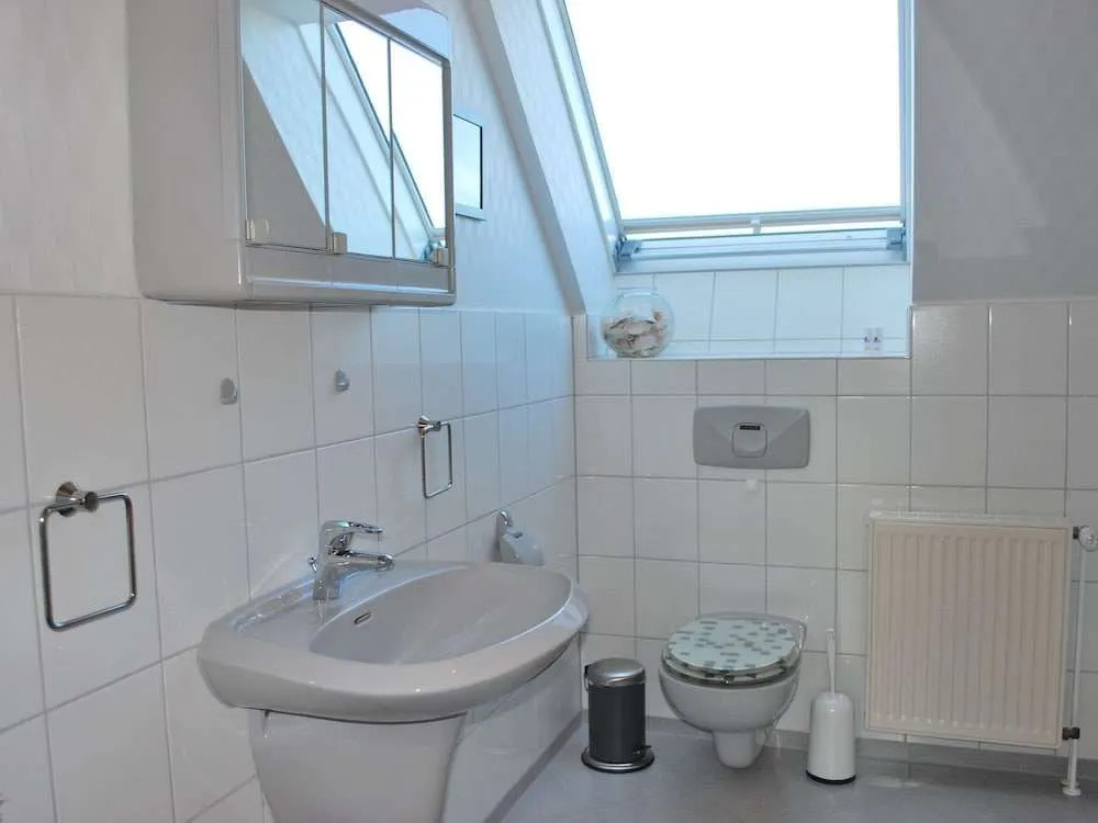 Tranquil Apartment in Ostseebad Kühlungsborn near Sea Beach