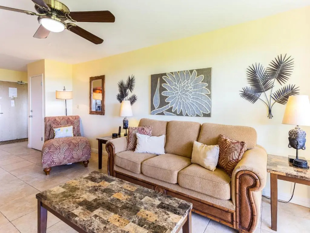 Maui Banyan T-305 - Ocean View Beach Condo for 10