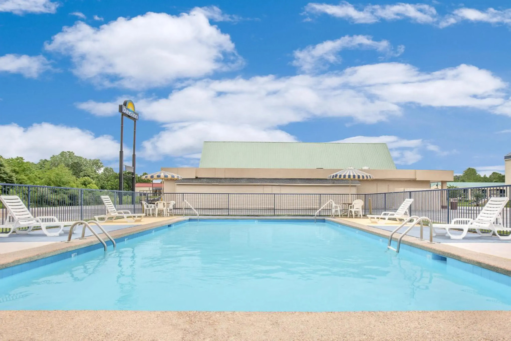 Days Inn by Wyndham Meridian