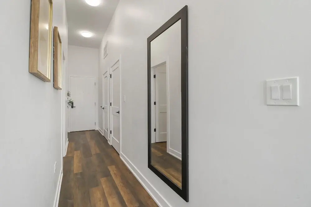 Stylish 4BR Stay - State rep