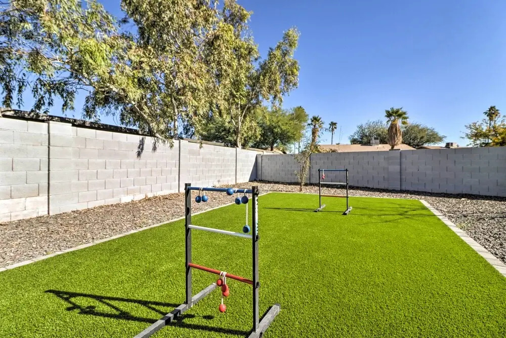 Walk to Riverview Park! Dog-friendly Mesa Retreat