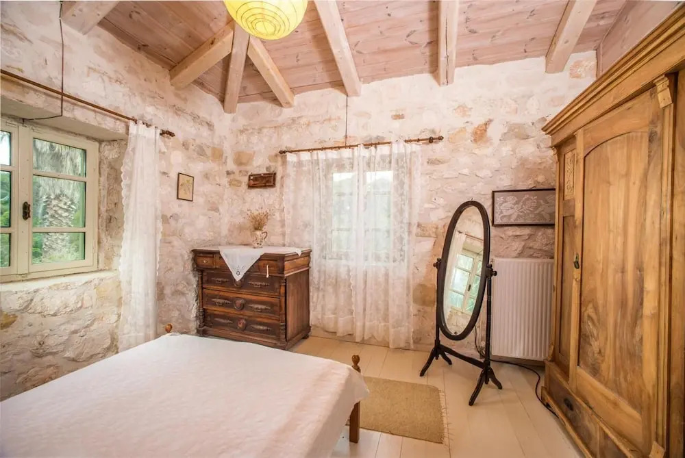 Jiannis Villa - Stone Villa in the Greenery