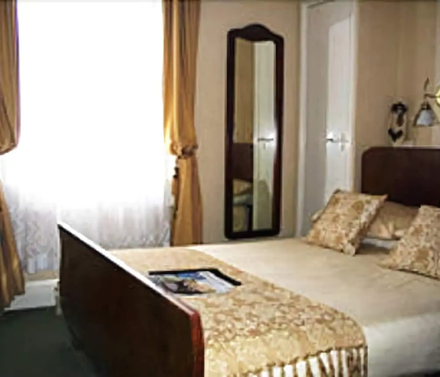 Crescent Guest House