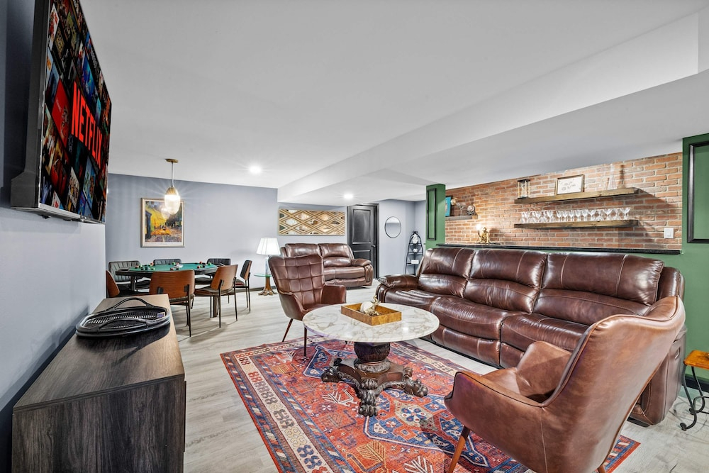 Luxe Sleeps20 Bar Lounge Karaoke Hottub Gameroom