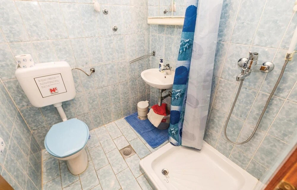 Awesome Apartment in Barbat-rab With 3 Bedrooms and Wifi