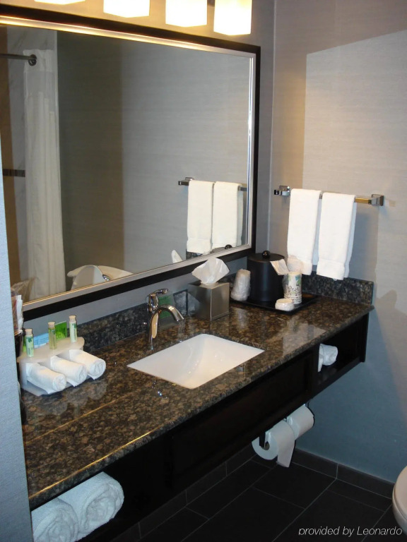Holiday Inn Express & Suites Rapid City by IHG