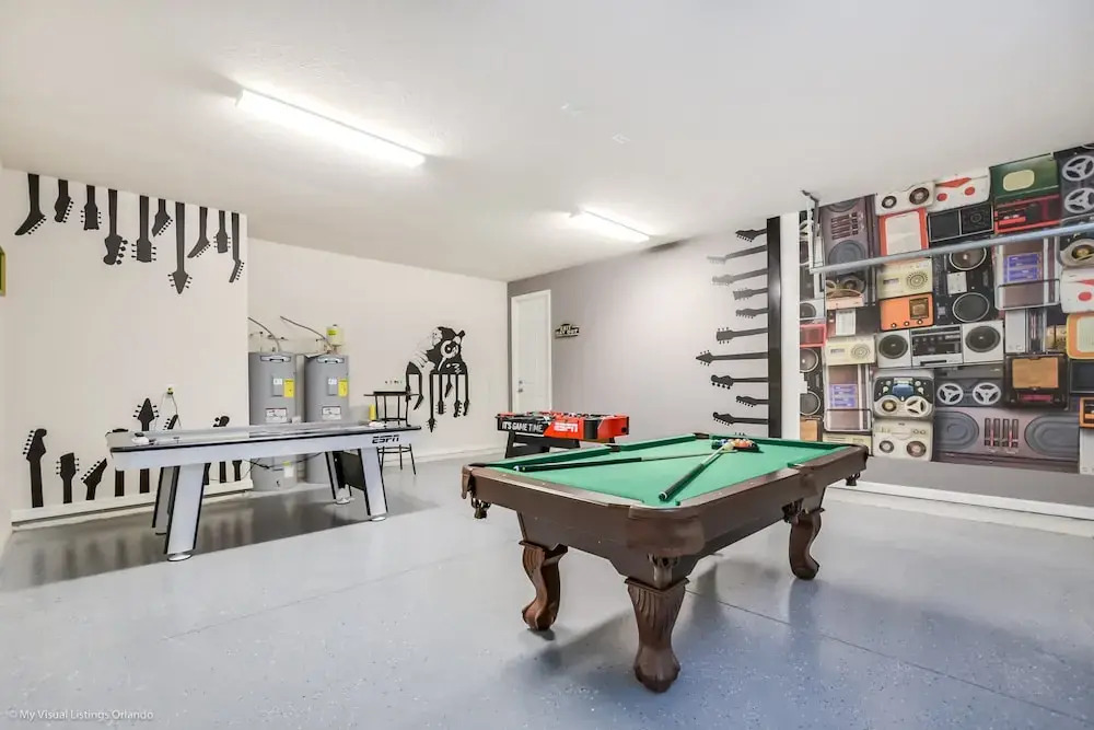 7 BD 5 BH Villa Game, Pool and Spa