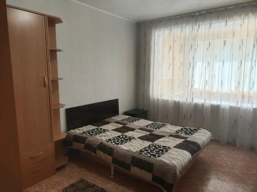 2х комнатная кв., 11 мкр., 2 этаж