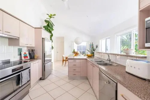 Bonito', 26 Bonito Street - Pet Friendly Housewith Aircon