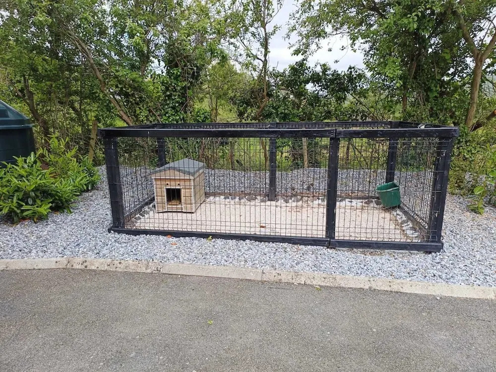 Limavady Cherry Tree Apartment, Sleeps 2 & Parking