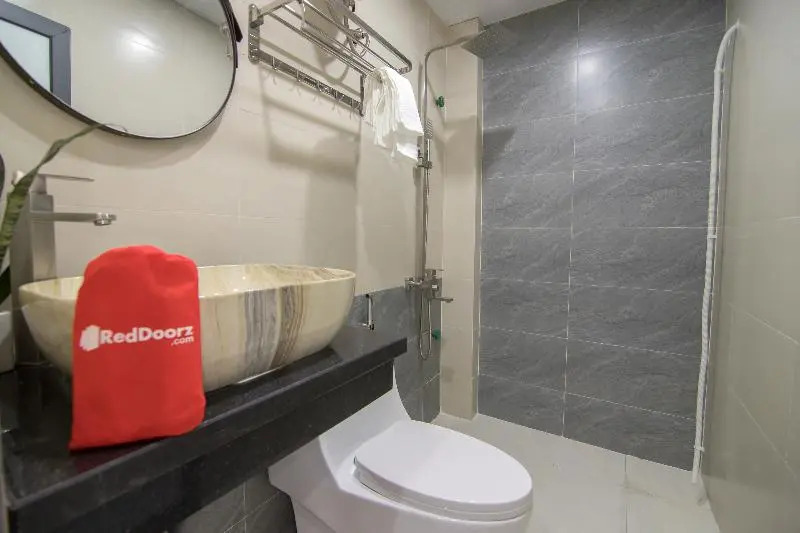 RedDoorz near Pho Co Ha Noi