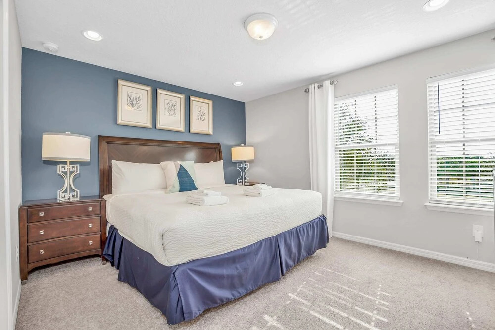 Sleek Home With Big Pool Area and Game Room, CDC Cleaning Standards #8ws105
