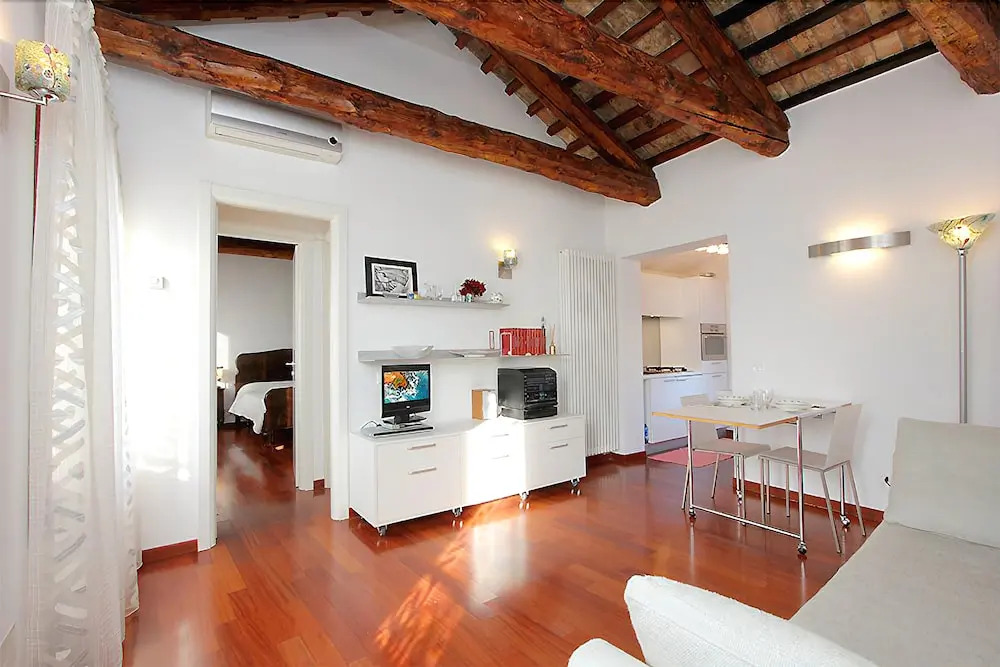 City Apartments - Crystal