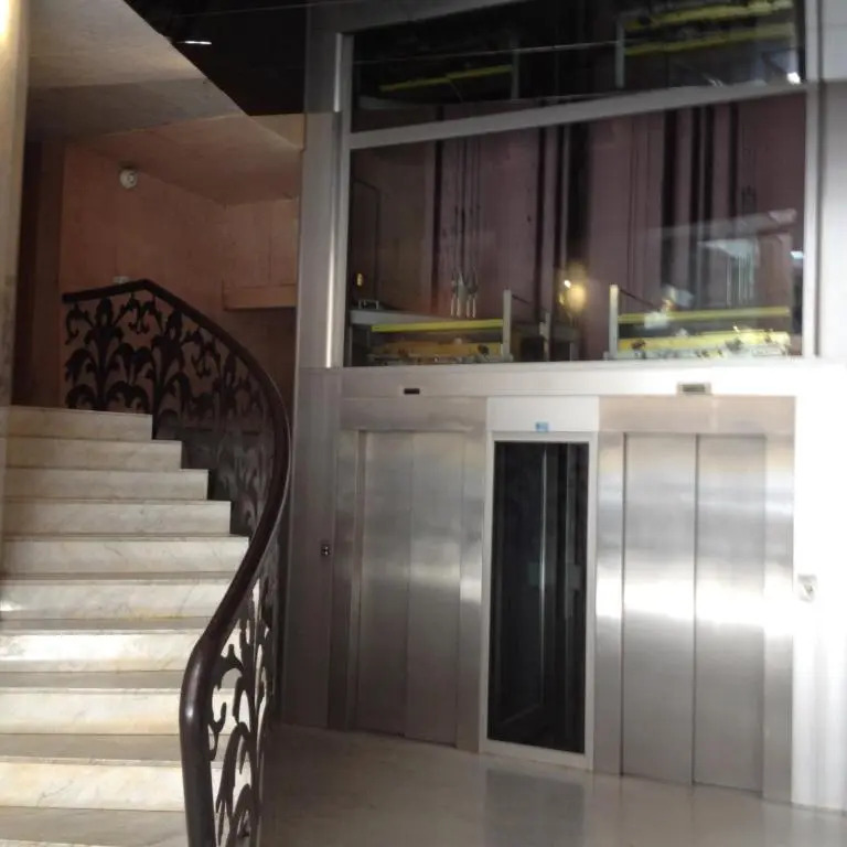 APARTAMENTO EN PLENO CENTRO DE LUJO CALLE CURA nº 2