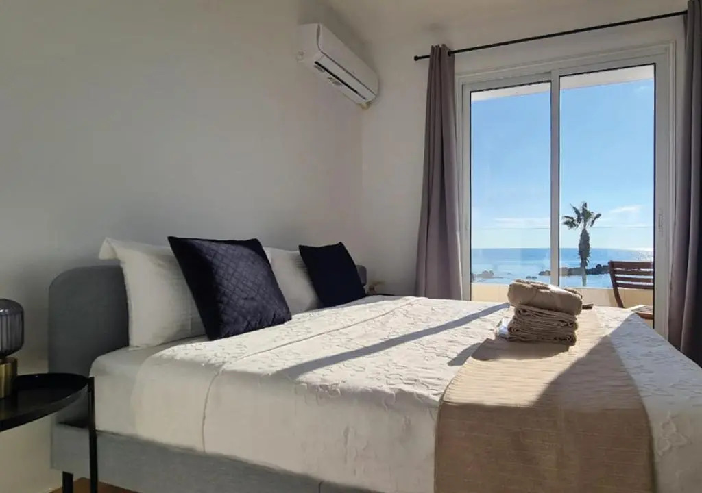 Phaedrus Living: Seaview Luxury flat Paphinia 204