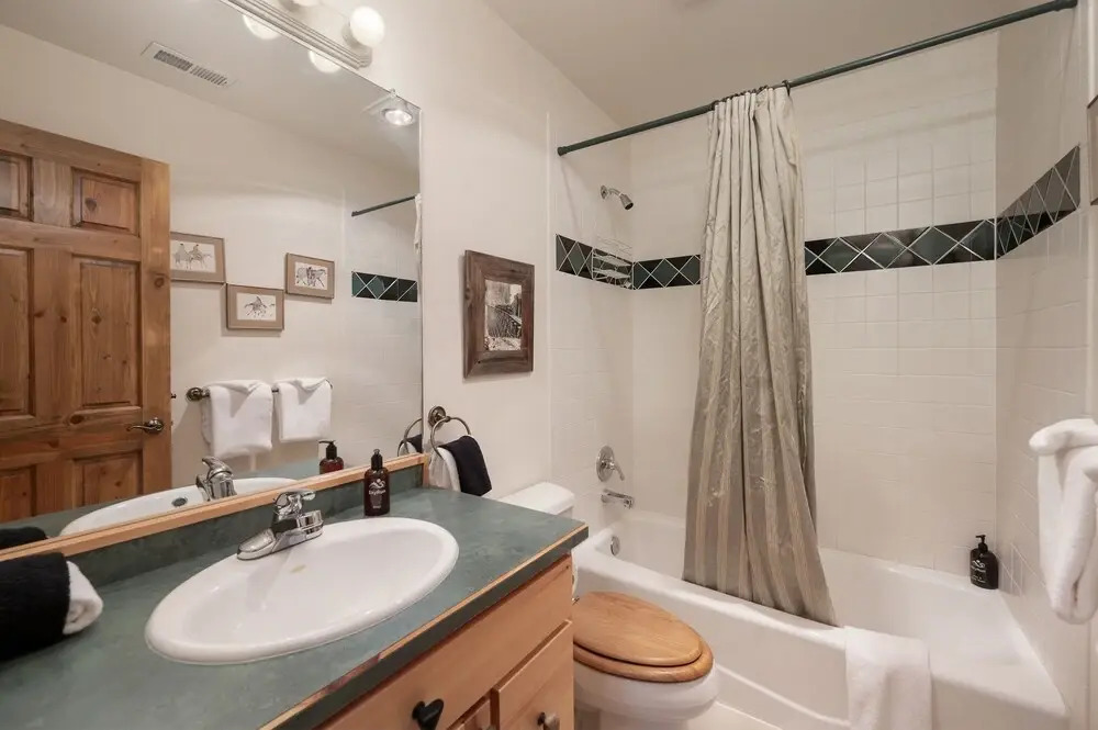 Silversnow 476 3 Bedroom Townhouse by RedAwning