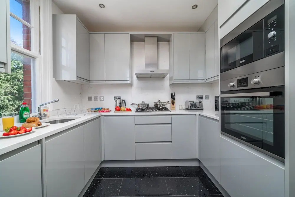 Madika Homes Luxe Apartment in Mill Hill