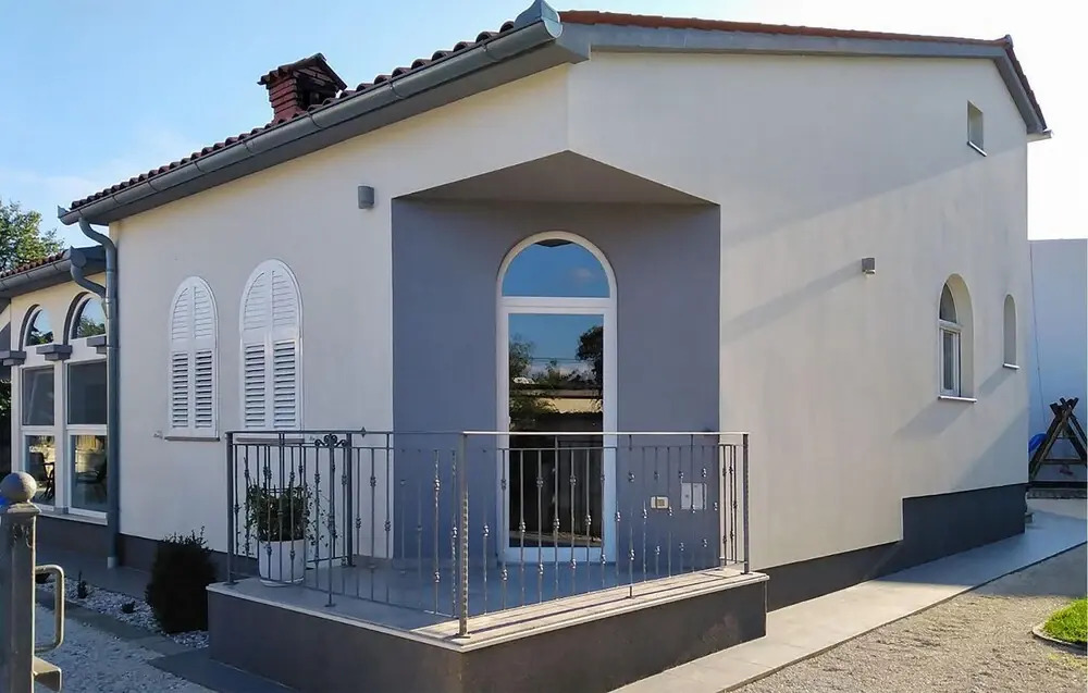 Awesome Home in Vodnjan With 3 Bedrooms, Internet and Outdoor Swimming Pool