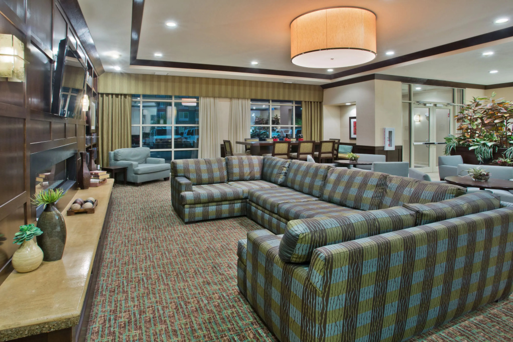 Crowne Plaza Anchorage-Midtown by IHG