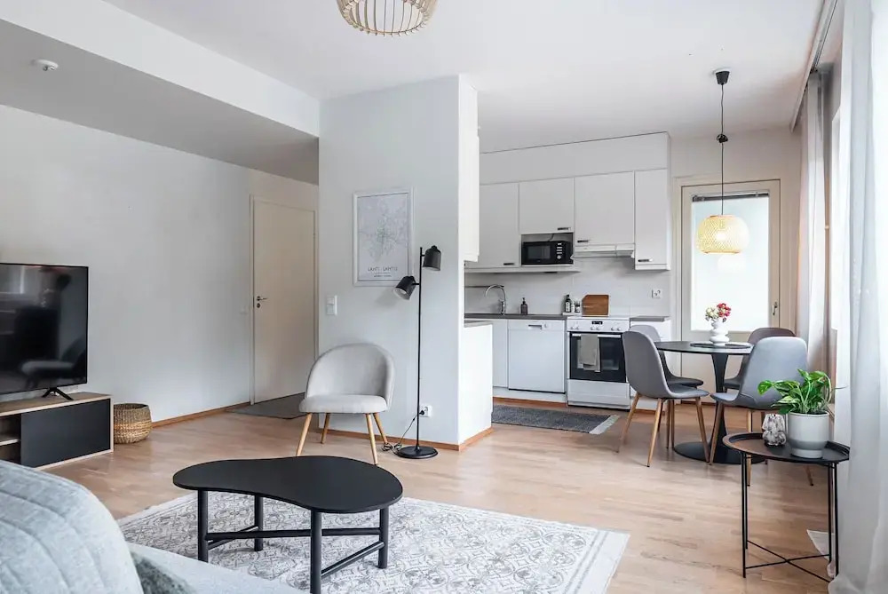1BR Apt with Sauna - Balcony - Parking