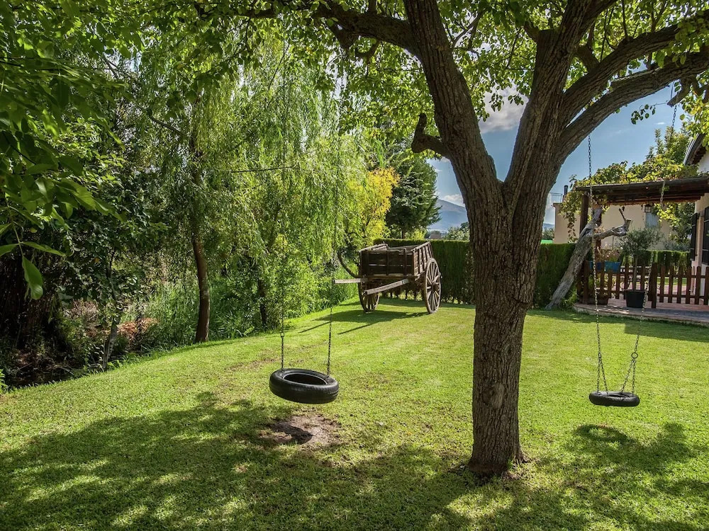 Rustic Cottage in El Padul Near the City Centre