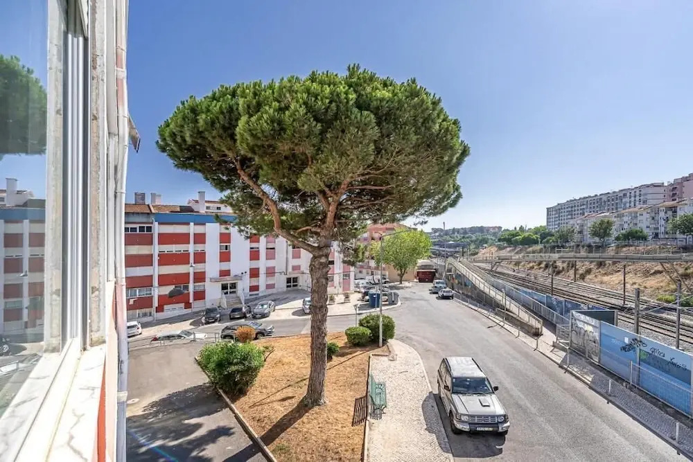 Two bedroom apartments close to train station by Lisbon with Sintra