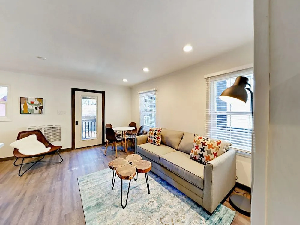 4093 Manzanita Ave Cabin Unit 2
