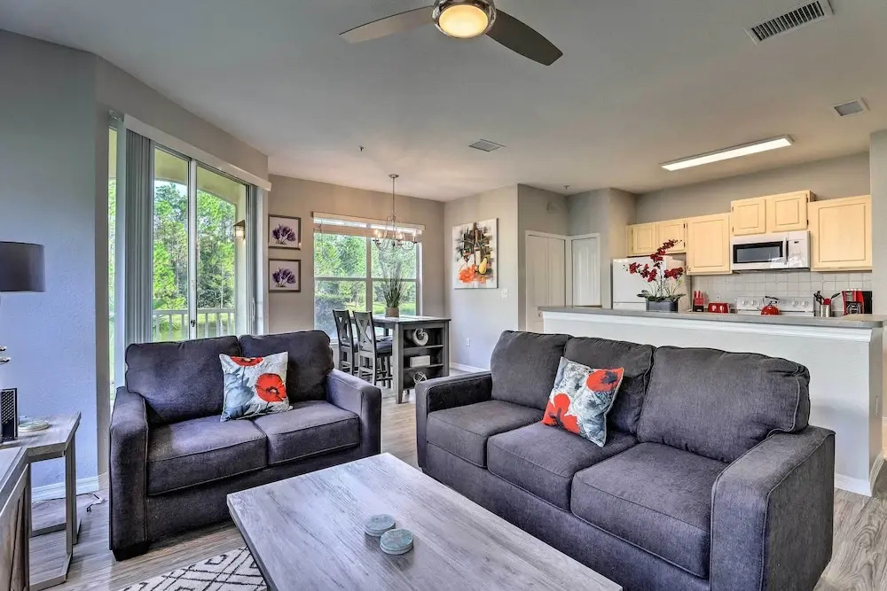 Lake-view Condo w/ Pool Access: 6 Mi to Disney!