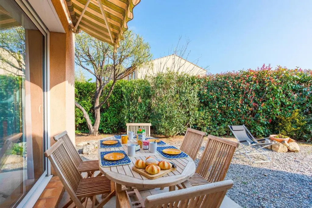 VILLA CLEMENTINIERS VI4266 By Riviera Holiday Home