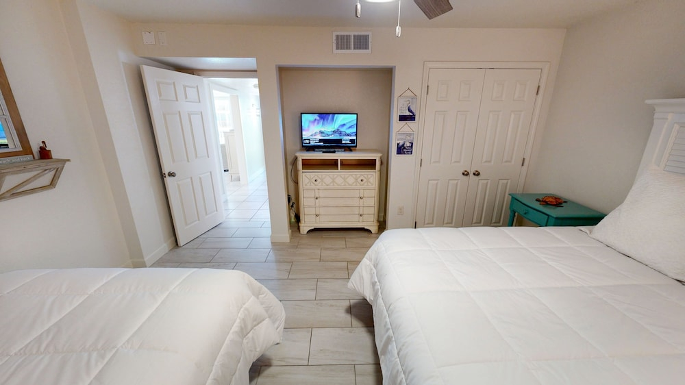 Shoreline Towers 2033 2 Bedroom Condo