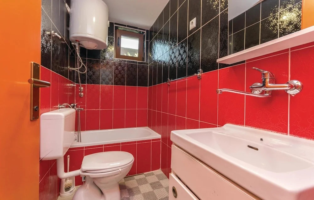 Four-Bedroom Holiday Home In Pakostane
