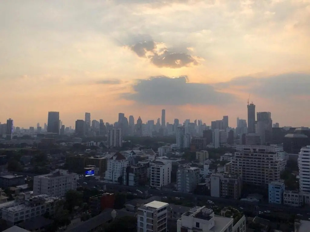 cozy apartment central bangkok 25th floor beautifull balcony