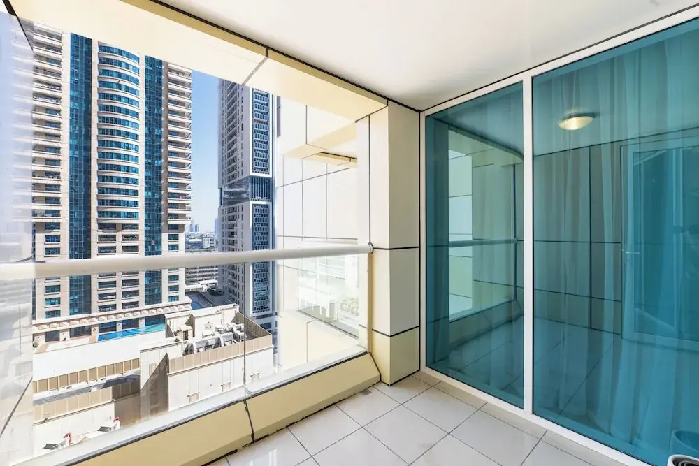 Upgraded 1BR in Marina - Calming Views