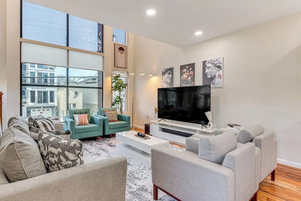 Luxe Newark Retreat w/ Rooftop Deck: Pets Welcome!