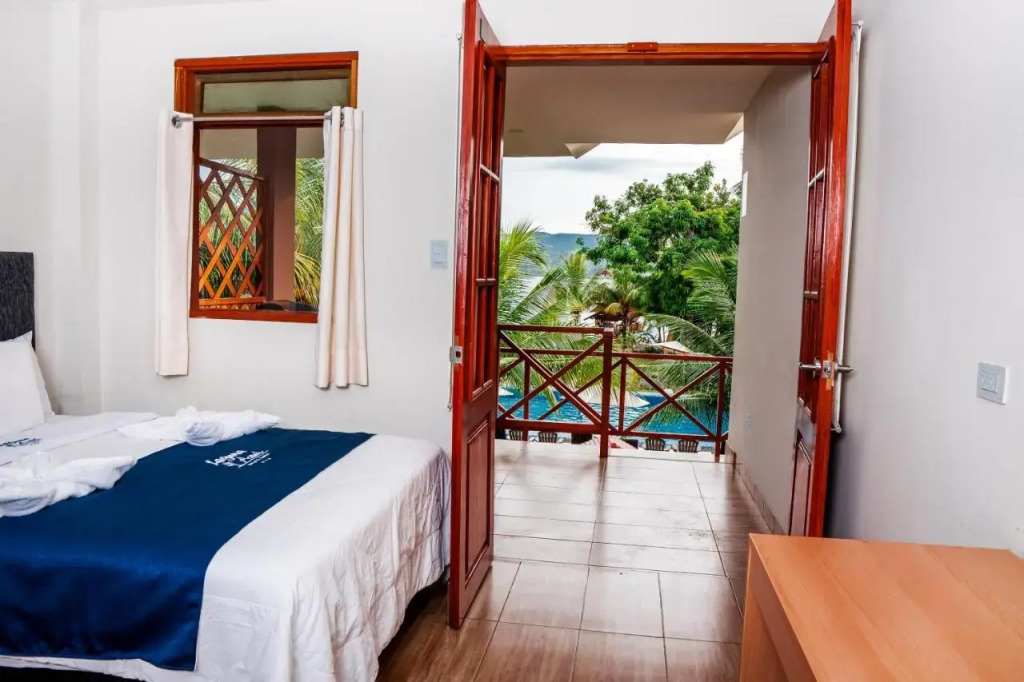 Laguna Azul Hotel & Suites