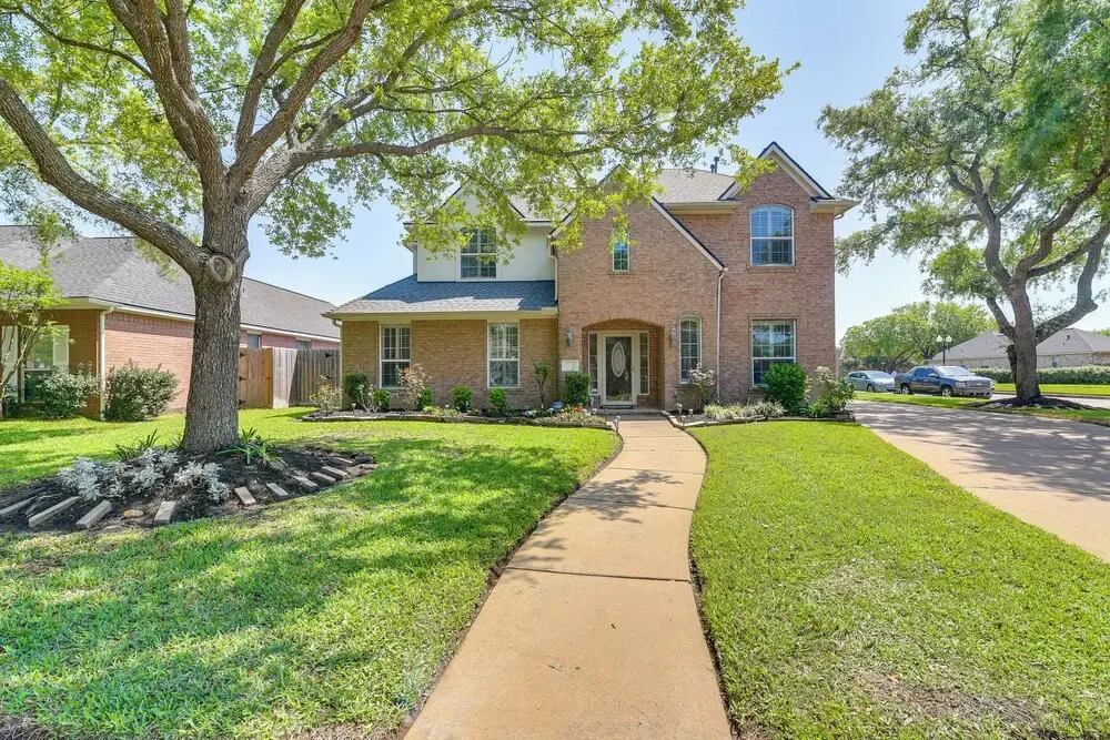 Patio, BBQ & Yard: Family Retreat in Pearland