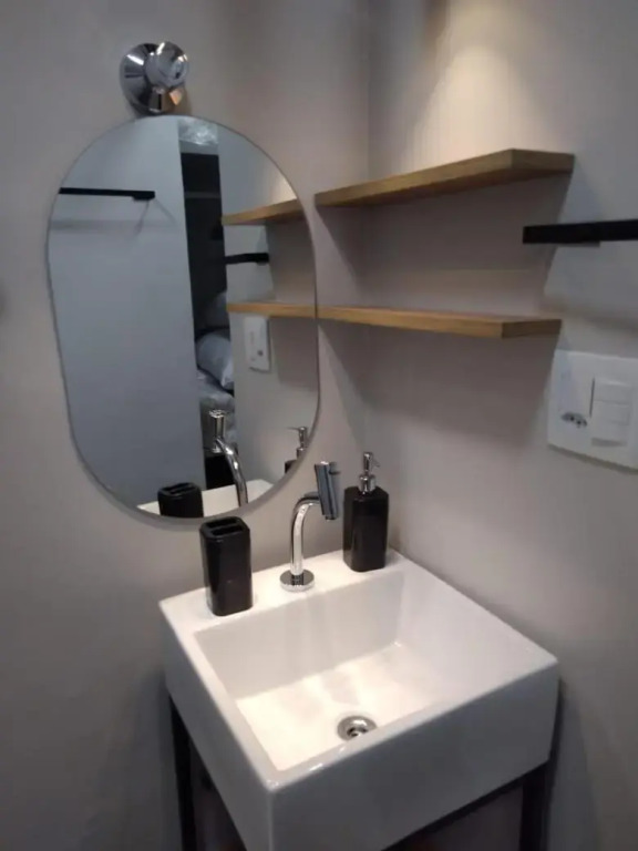 Studio 156, ótima localização, 150 metros do mar