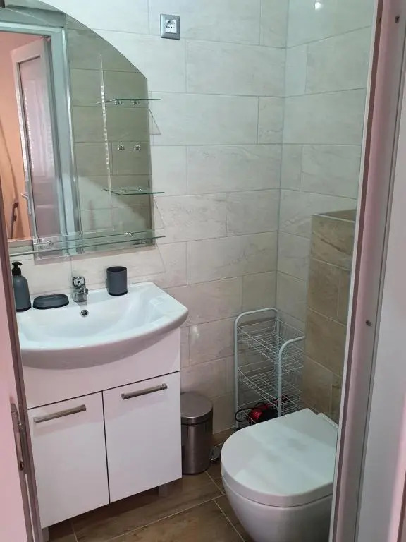 ZITA - Heart of Rovinj, apartment for 2, free parking, 2min center, 5min beach walk