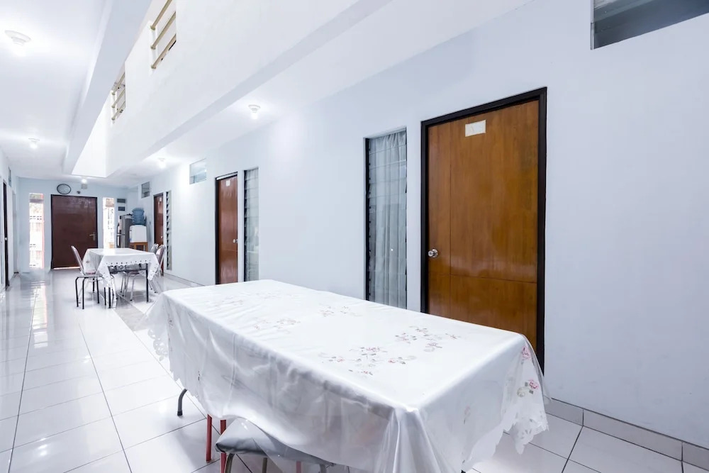 Cemara Gading by OYO Rooms