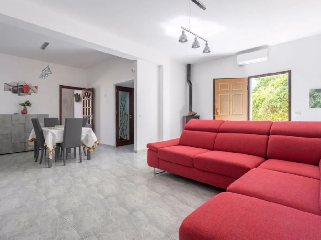 Holiday Home Alice by Interhome