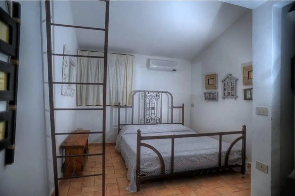 House With 4 Bedrooms in Punta Molara, With Wonderful sea View and Enclosed Garden Near the Beach