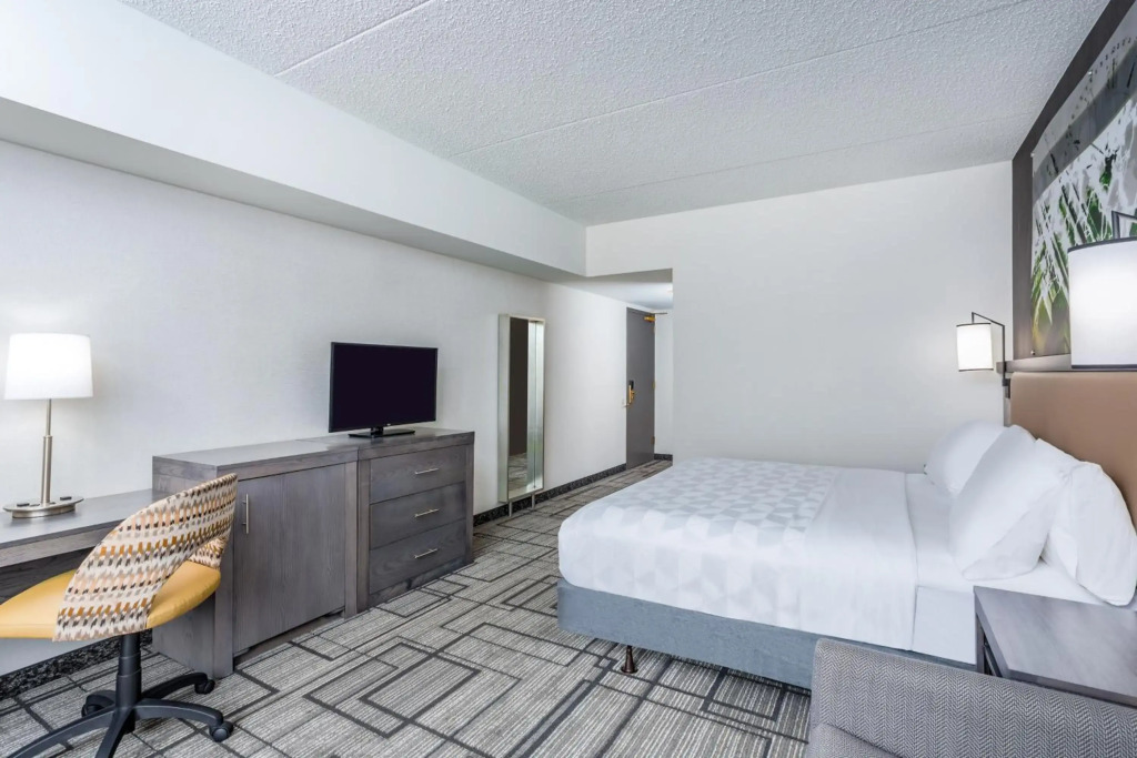 Holiday Inn Lafayette-City Centre by IHG
